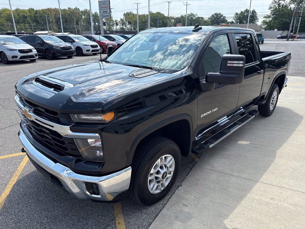 Used 2025 Chevrolet Silverado 2500 LT w/ Convenience Package AWD/4WD image 10