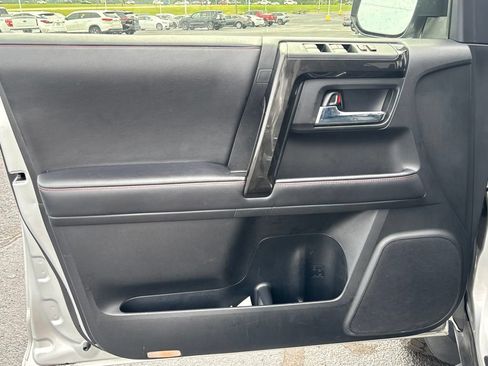 Used 2021 Toyota 4Runner TRD Off-Road Premium w/ Moonroof Package AWD/4WD image 6