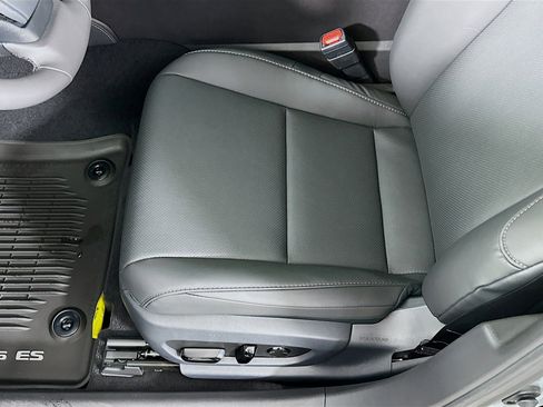 New 2025 Lexus ES 300h w/ Premium Package image 20