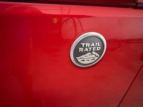 Used 2014 Jeep Wrangler Unlimited Sahara w/ Connectivity Group AWD/4WD image 8