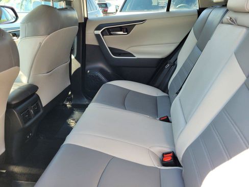 Used 2021 Toyota RAV4 XLE Premium AWD/4WD image 16