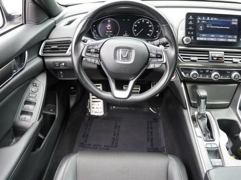 Used 2018 Honda Accord Sport image 19