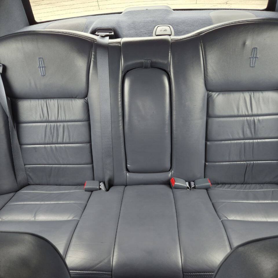 Used 2000 Lincoln Town Car Signature RWD image 26