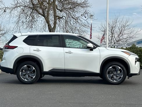 Certified 2024 Nissan Rogue SV image 3