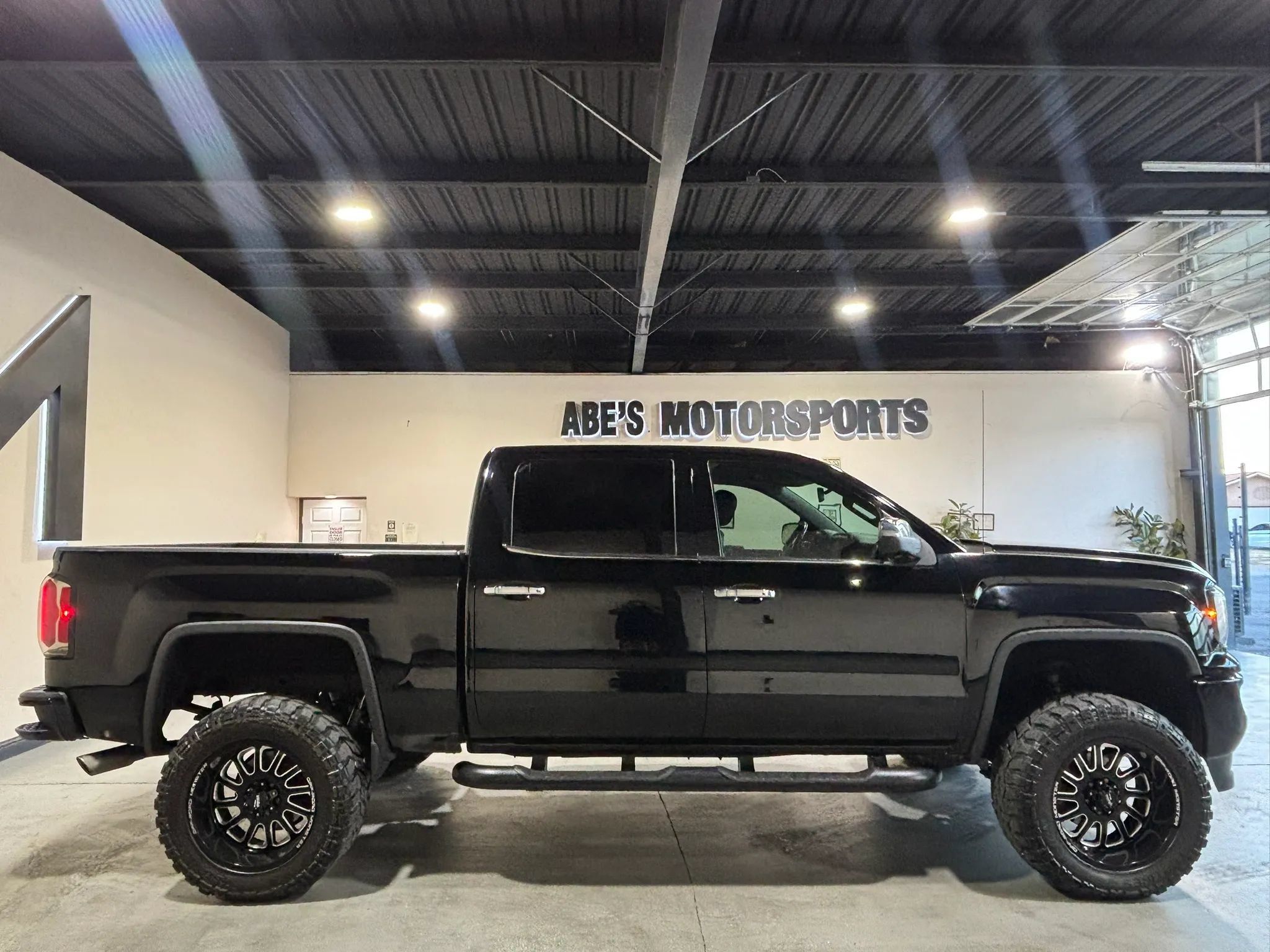 Used 2016 GMC Sierra 1500 Denali w/ Enhanced Driver Alert Package RWD image 4