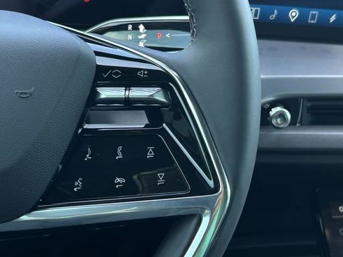 New 2026 Cadillac Vistiq Luxury image 14