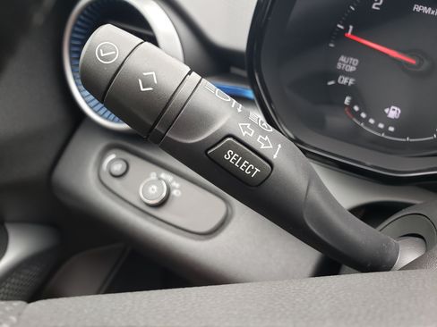New 2026 Chevrolet Trax LS w/ LS Convenience Package FWD image 18