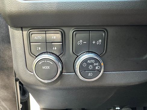 Used 2024 GMC Yukon AT4 w/ Technology Package AWD/4WD image 46