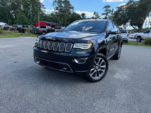 Used 2017 Jeep Grand Cherokee Overland w/ Jeep Active Safety Group AWD/4WD image 30