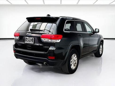 Used 2019 Jeep Grand Cherokee Laredo RWD image 4