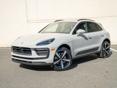 Certified 2026 Porsche Macan AWD/4WD image 1