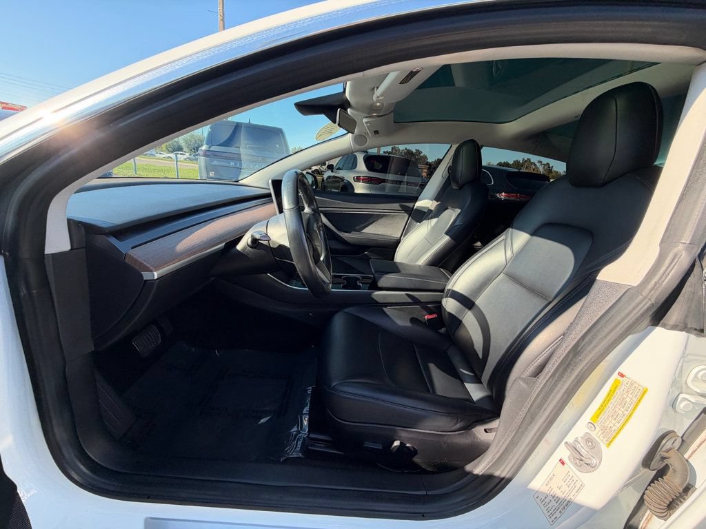 Used 2018 Tesla Model 3 Long Range RWD image 8