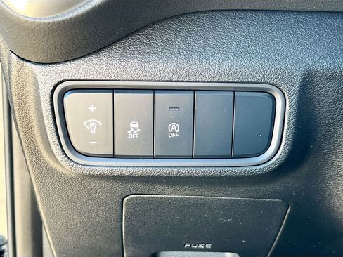 Certified 2025 Kia Soul LX w/ LX Technology Package image 9