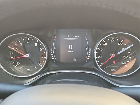 Used 2021 Jeep Compass Latitude image 12