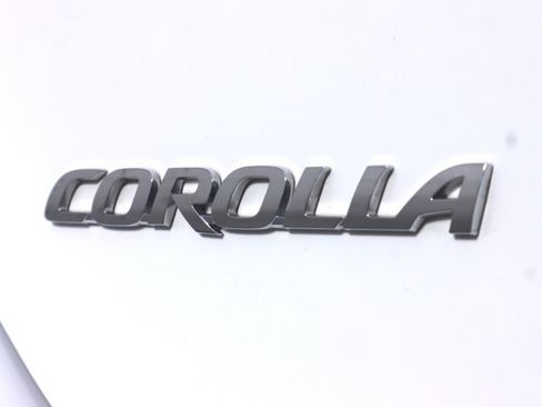 Used 2019 Toyota Corolla LE w/ Carpet Mat Package (TMS) FWD image 32