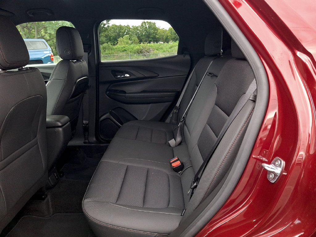 Used 2023 Chevrolet TrailBlazer RS w/ Convenience Package AWD/4WD image 13