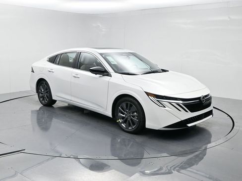 New 2026 Nissan Sentra SL image 2