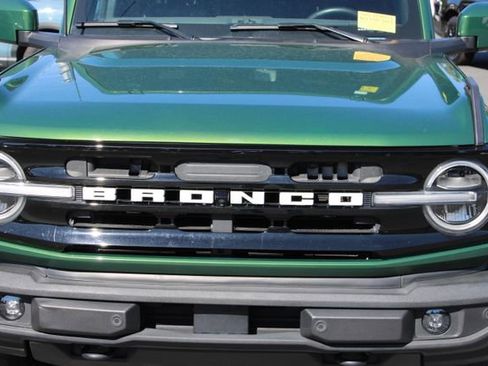 Used 2022 Ford Bronco Outer Banks AWD/4WD image 19