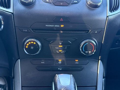 Used 2017 Ford Edge SE image 48