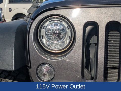 Used 2017 Jeep Wrangler Unlimited Rubicon w/ Connectivity Group image 10