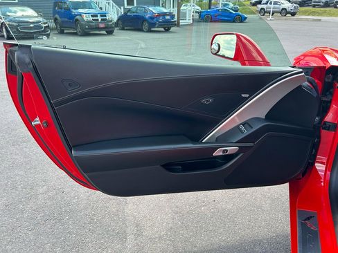 Used 2019 Chevrolet Corvette Stingray Coupe w/ 1LT RWD image 16