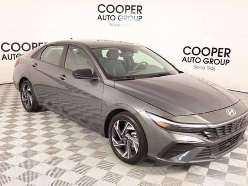 Used 2025 Hyundai Elantra Sport FWD image 1