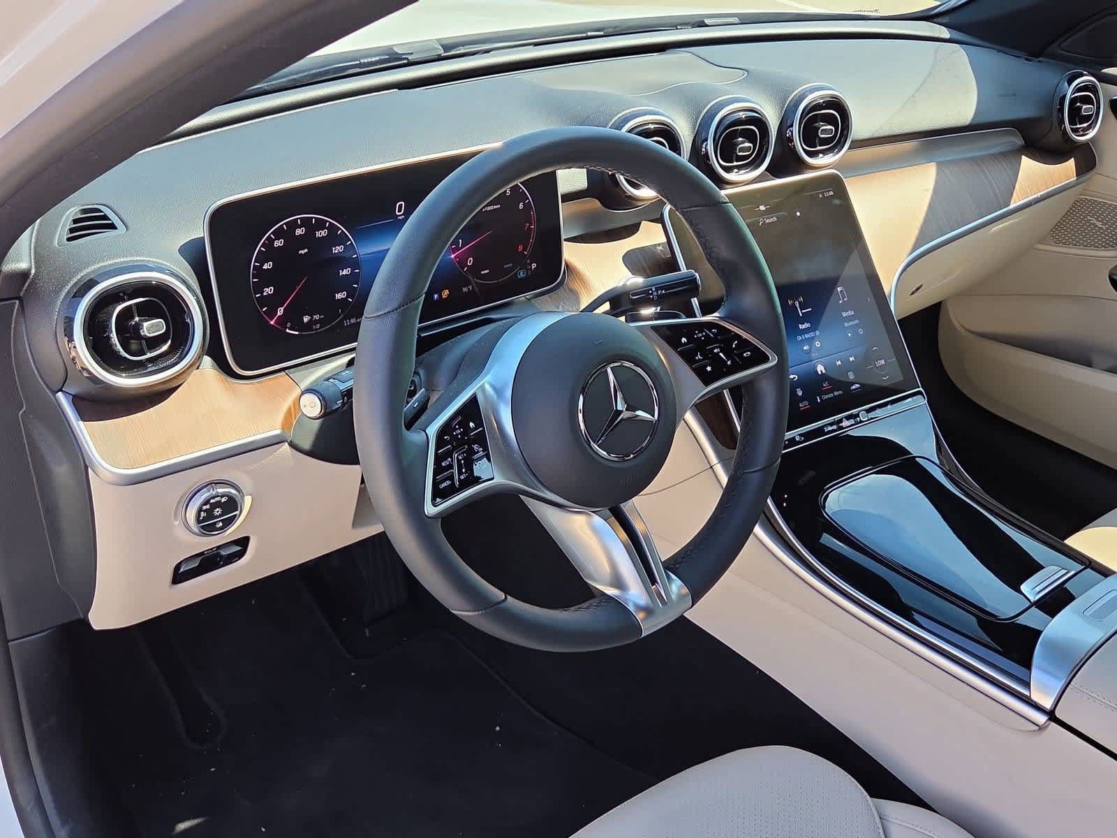 Used 2024 Mercedes-Benz C 300 Sedan image 2