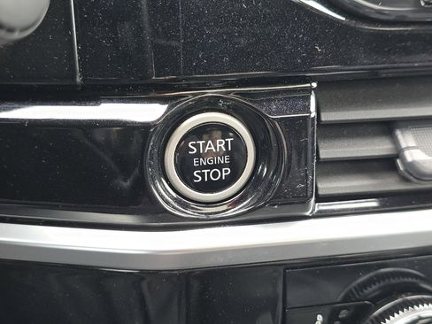 Used 2024 Nissan Pathfinder Platinum image 25