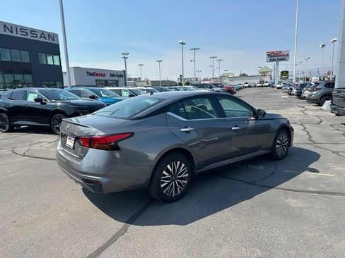 Used 2024 Nissan Altima 2.5 SV AWD/4WD image 12