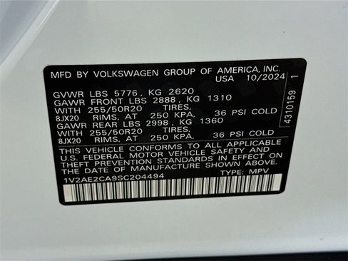 Used 2025 Volkswagen Atlas Cross Sport SEL R-Line image 34