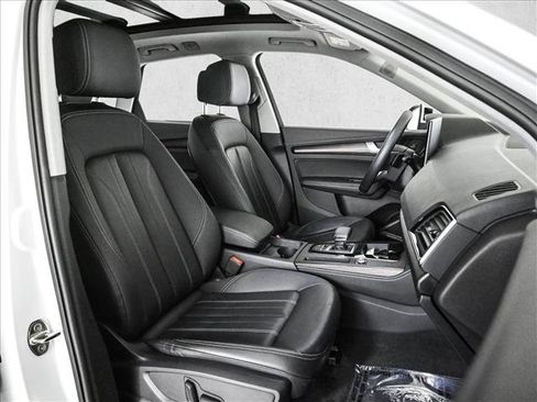 Used 2023 Audi Q5 2.0T Premium Plus w/ Premium Plus Package AWD/4WD image 22
