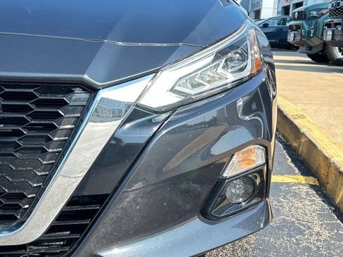 Used 2019 Nissan Altima 2.5 SV FWD image 3