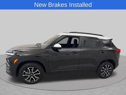 Used 2024 Chevrolet TrailBlazer ACTIV w/ Convenience Package AWD/4WD image 2