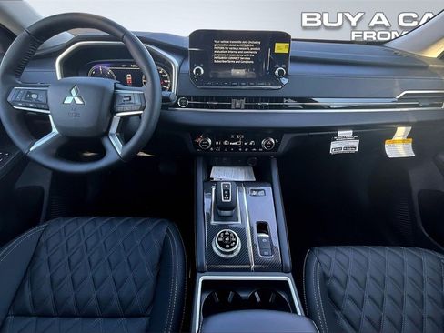 New 2025 Mitsubishi Outlander SEL image 5