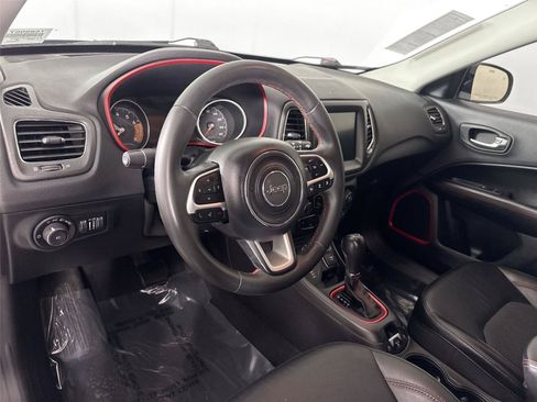 Used 2021 Jeep Compass Trailhawk AWD/4WD image 4
