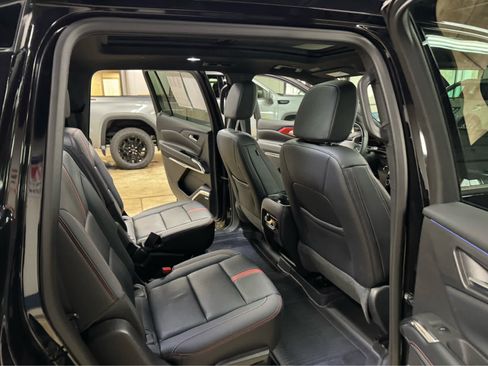 Certified 2025 Chevrolet Traverse RS w/ LPO, Floor Liner Package image 12