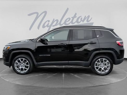 Used 2022 Jeep Compass Latitude AWD/4WD image 9