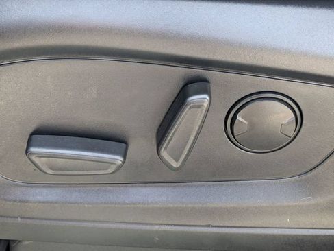 Used 2025 Ford Explorer Active RWD image 15