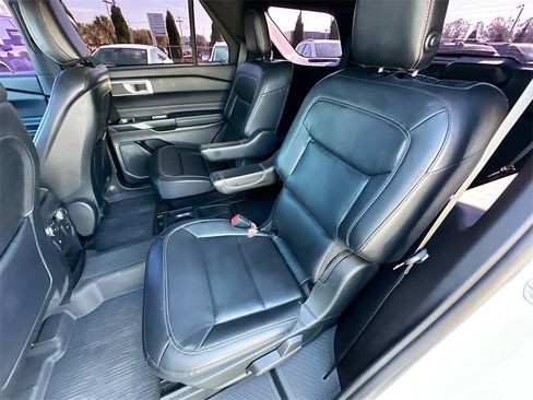Used 2020 Ford Explorer XLT w/ Equipment Group 202A image 22
