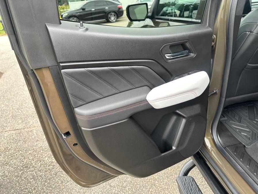 Used 2024 GMC Canyon AT4X AWD/4WD image 18