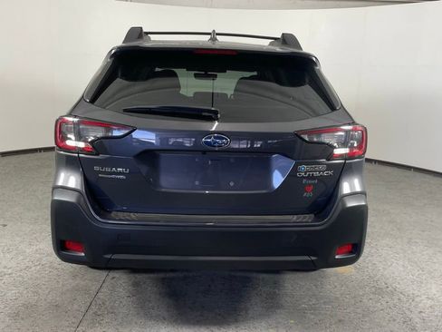 Used 2023 Subaru Outback Premium image 4