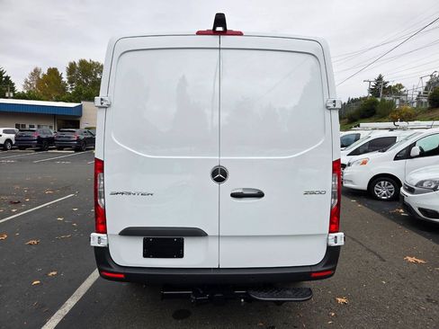Used 2024 Mercedes-Benz Sprinter 2500 image 6