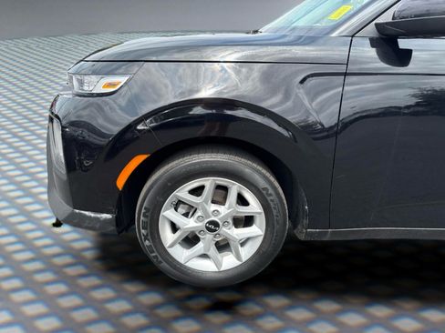 Used 2022 Kia Soul LX w/ Technology Package FWD image 12