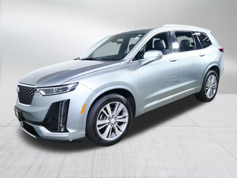 Used 2023 Cadillac XT6 Premium Luxury w/ Technology Package AWD/4WD image 3