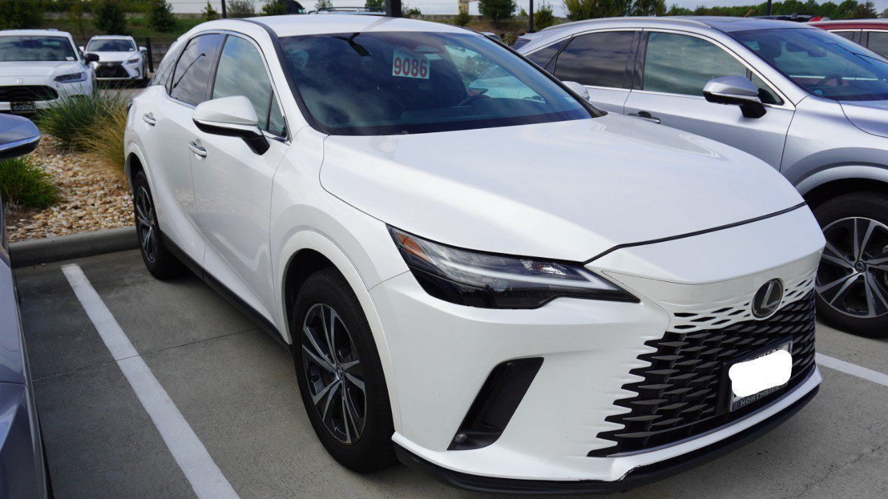 Used 2024 Lexus RX 350 FWD w/ Technology Package image 3