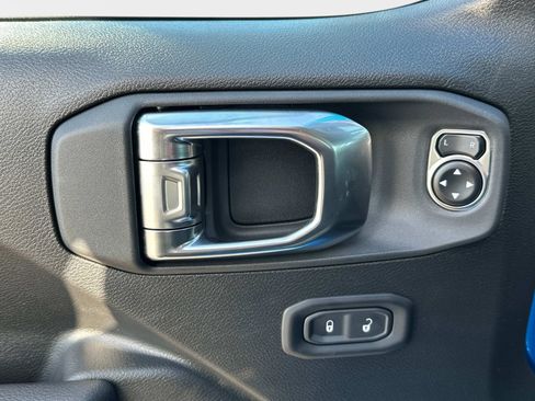 New 2025 Jeep Gladiator Sport AWD/4WD image 20