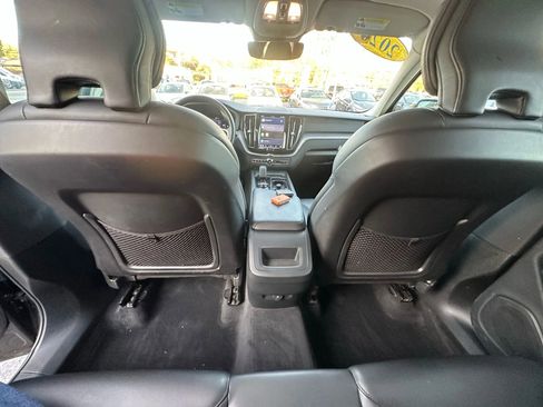 Used 2024 Volvo XC60 B5 Core image 34