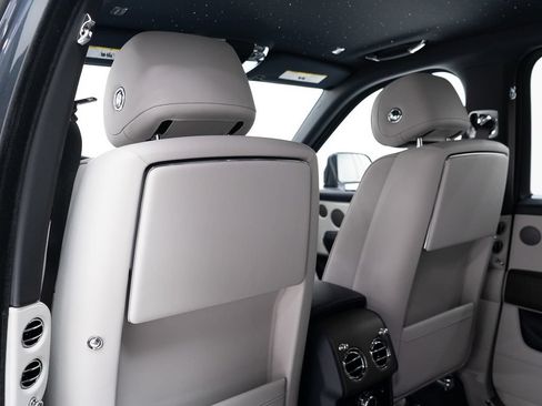 Used 2026 Rolls-Royce Cullinan AWD/4WD image 24