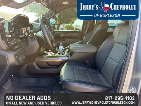 Used 2025 Chevrolet Silverado 2500 ZR2 w/ Technology Package AWD/4WD image 11
