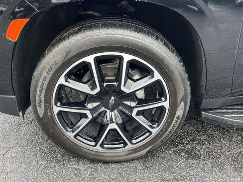 Used 2024 Chevrolet Suburban RST image 9